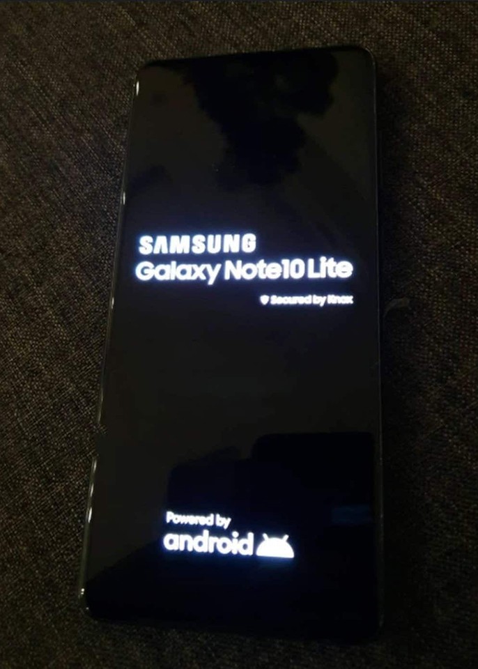 Ánh thực tế Galaxy Note 10 Lite, sự kết hợp giữa Note 10 và iPhone 11 ảnh 2