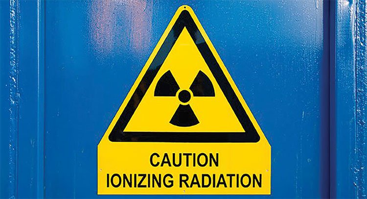 Bức xạ ion hóa có nguy cơ gây hại sức khỏe. 