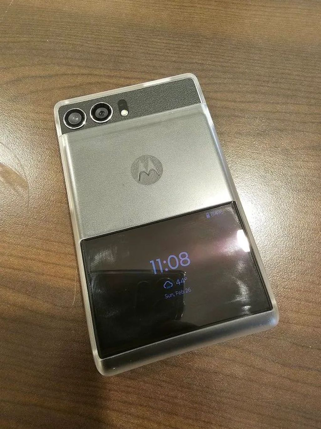 [MWC 2023] Điện thoại nắp trượt Motorola RIZR trở lại dưới dạng ý tưởng, màn hình cuộn thu nhỏ phóng to được