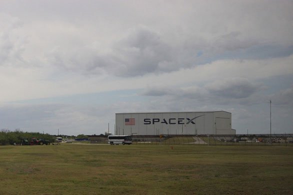 SpaceX của tỉ phú Elon Musk bên trong KSC