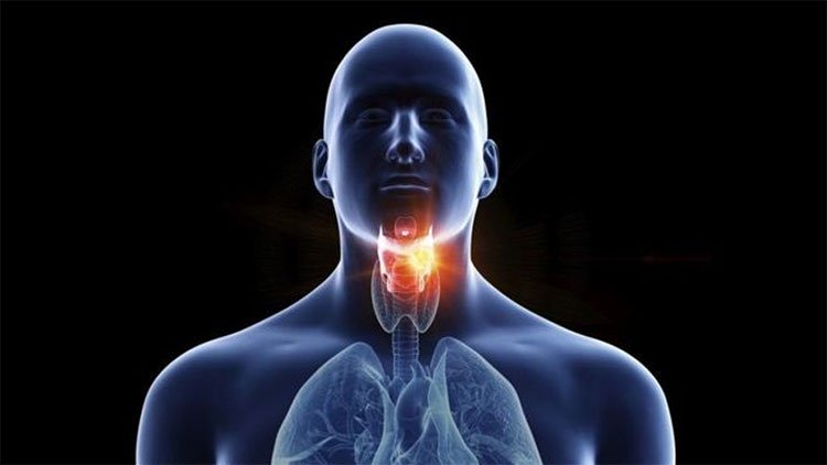 Các triệu chứng của ung thư vòm họng rất giống với viêm họng.