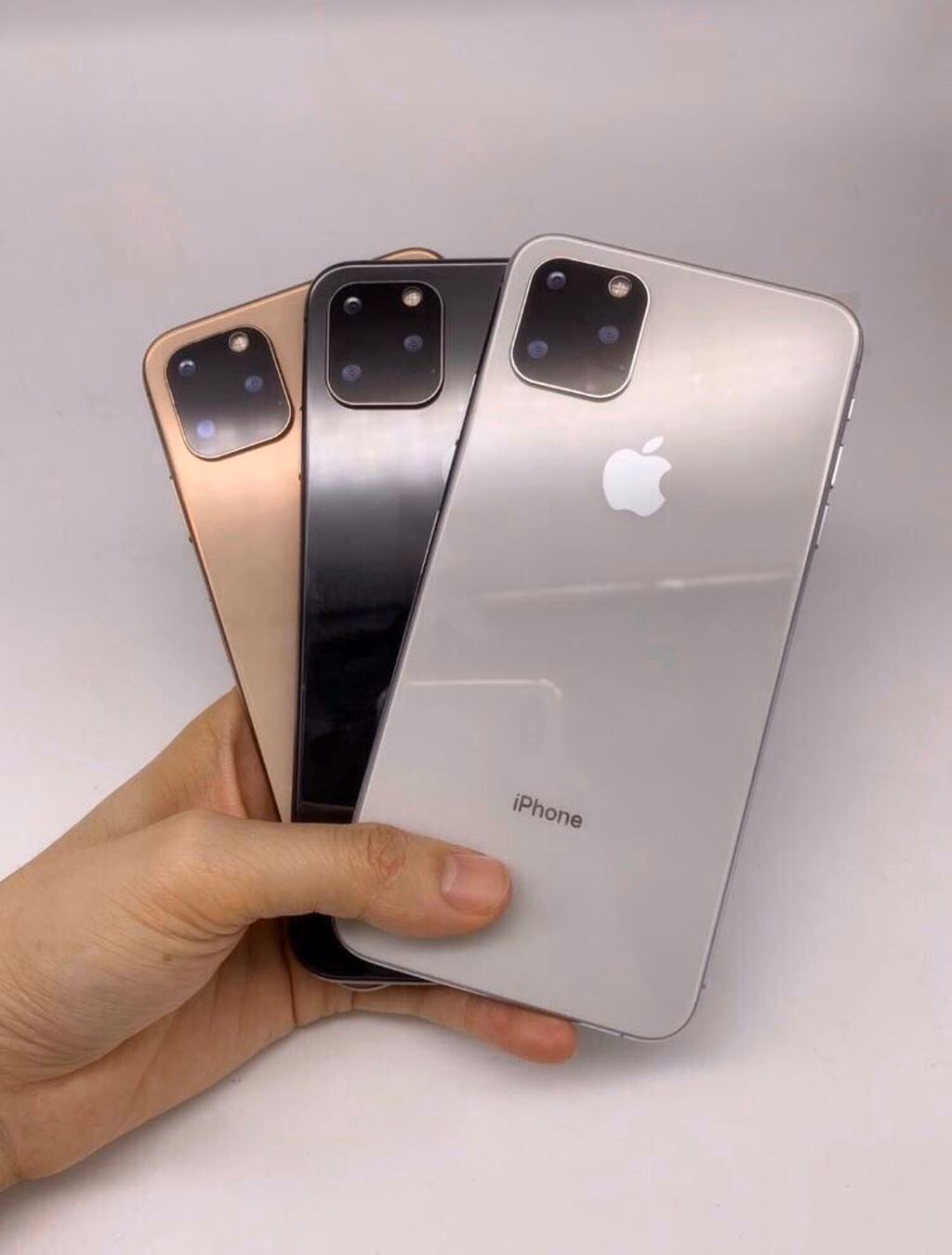 Tại Trung Quốc, iPhone XI đã được bán ra với 3 màu sắc, camera vuông ảnh 1