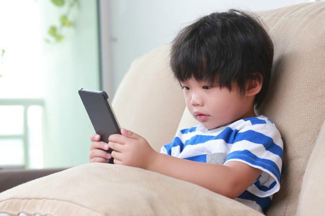 Loạt tuyệt chiêu cai nghiện điện thoại hay ho của các phụ huynh Tây, cha mẹ Việt rất nên tham khảo - Ảnh 3.