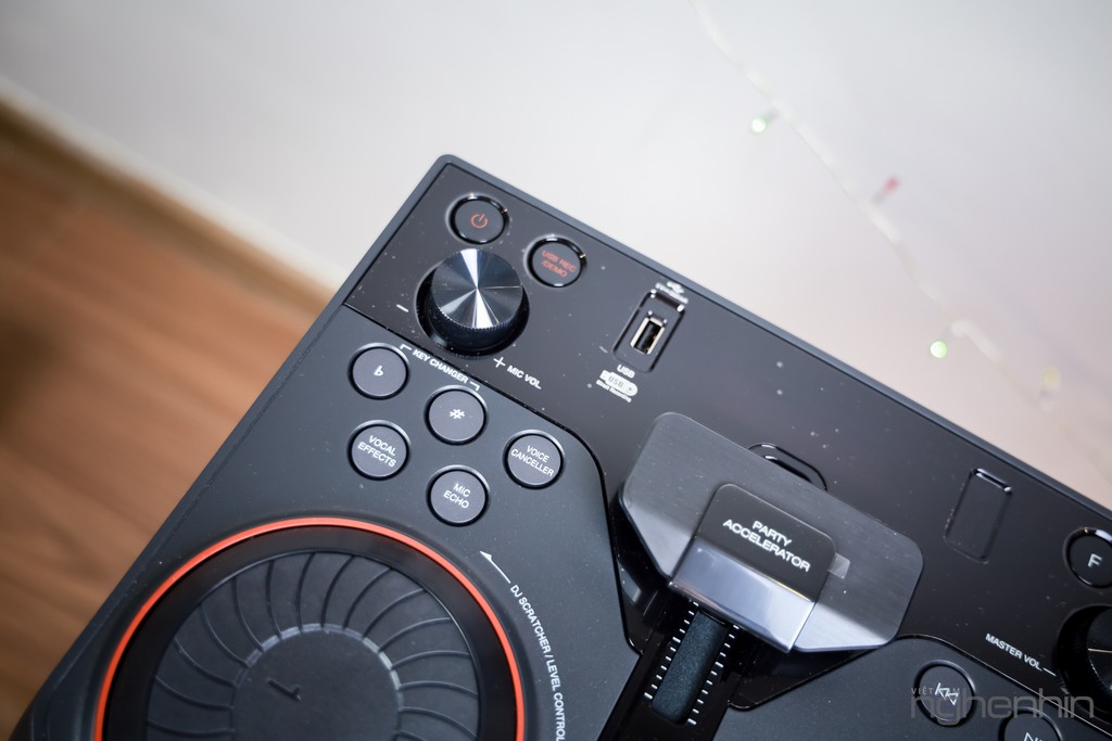 Trải nghiệm loa LG XBoom OL55D: nghe nhạc công suất lớn, hát karaoke, chà đĩa DJ với giá 7 triệu ảnh 6