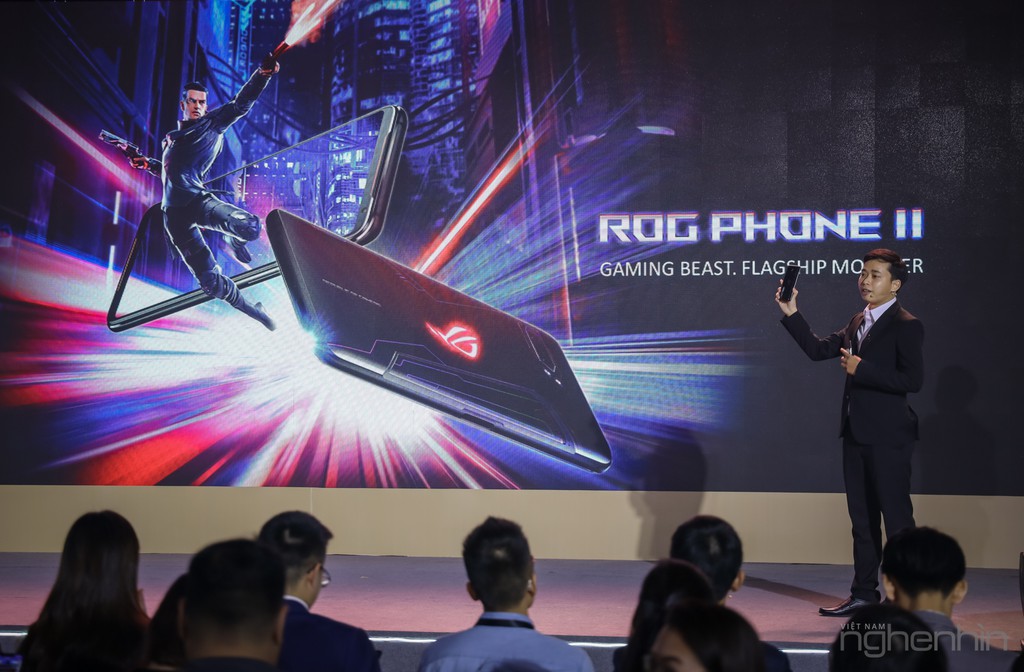 ROG Phone II ra mắt thị trường Việt: giá từ 22 triệu, rẻ hơn iPhone 11 Pro nhưng chiến game như laptop gaming   ảnh 1