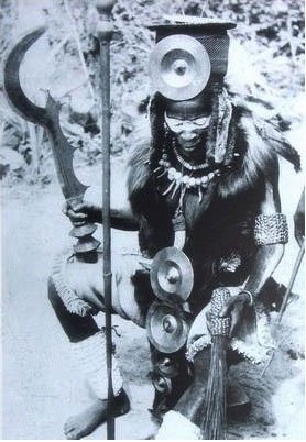 Tộc trưởng của bộ lạc Ngombe.