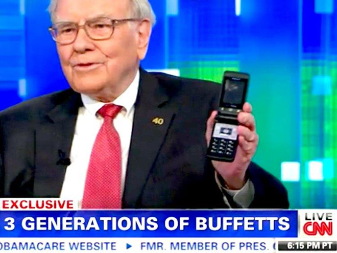 Warren Buffett che iPhone X, ty phu khac dung dien thoai gi? hinh anh 2 