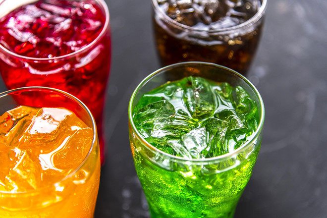 Soda và đồ uống thể thao làm tăng nguy cơ tử vong sớm hơn bình thường.