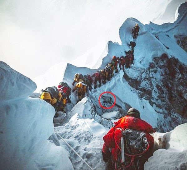 Sốc điều xảy ra với cơ thể người ở địa ngục sống Everest