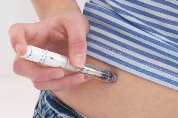 Không nên tự ý tiêm insulin.