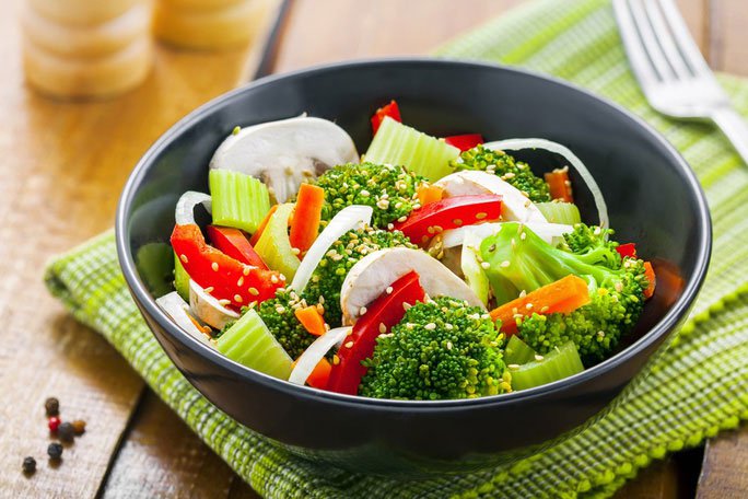 Nên ăn rau đúng cách, tức nấu chín chúng để có lợi cho sức khỏe