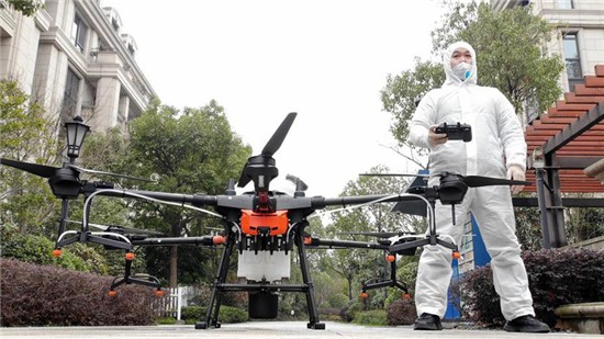 Sử dụng drone để chiến đấu với đại dịch Covid-19