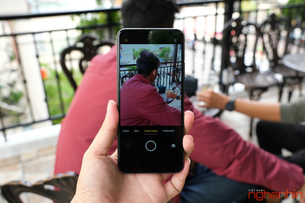 Trên tay Realme C11 smartphone giá rẻ dưới 3 triệu pin 5000 mAh, camera kép ảnh 8