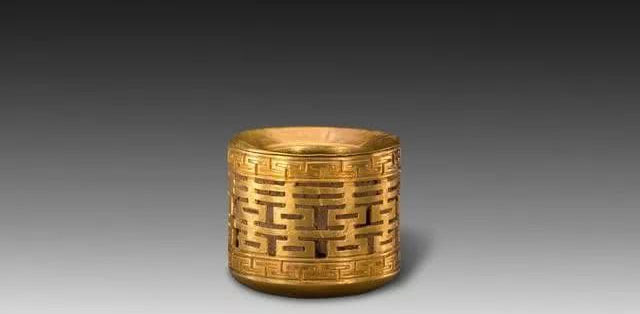 Nhẫn khắc song hỉ độ vàng thời thanh​​​​​​​​​​