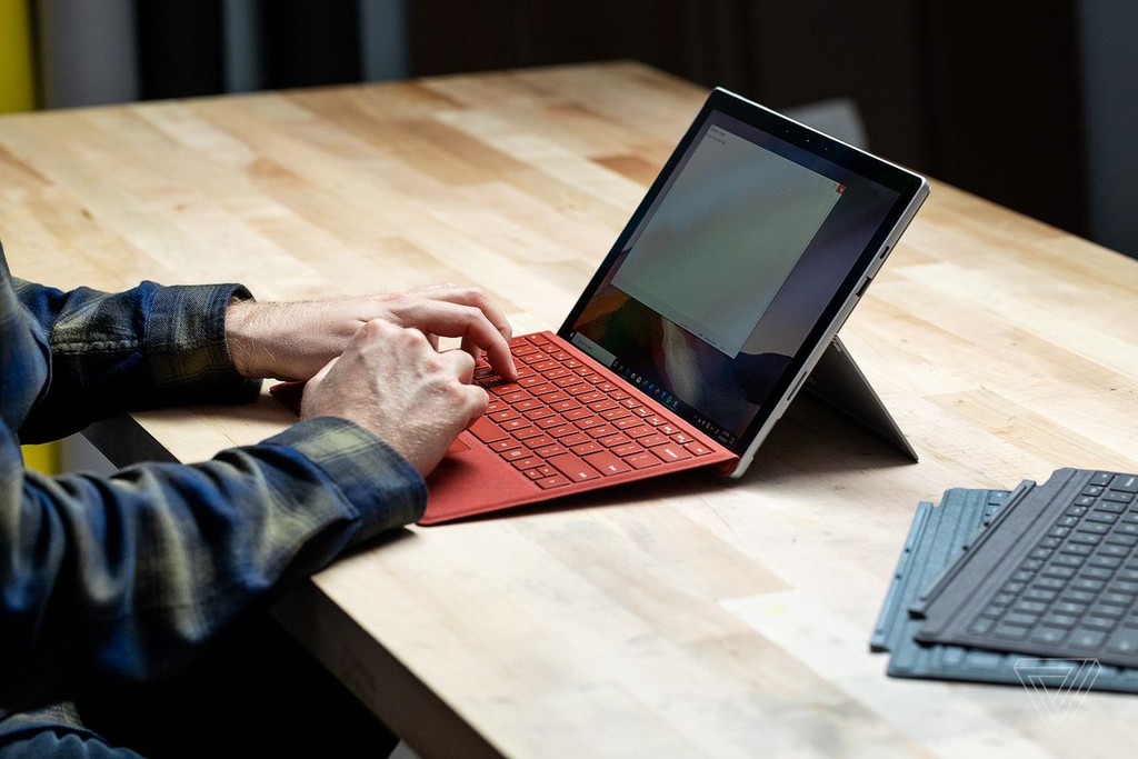 Microsoft Surface Pro 7 ra mắt: màn hình 12,3 inch, USB-C, giá 749 USD ảnh 2