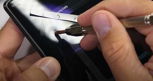 Bản lề của Samsung Galaxy Z Fold2 hoàn thành bài kiểm tra độ bền ảnh 1