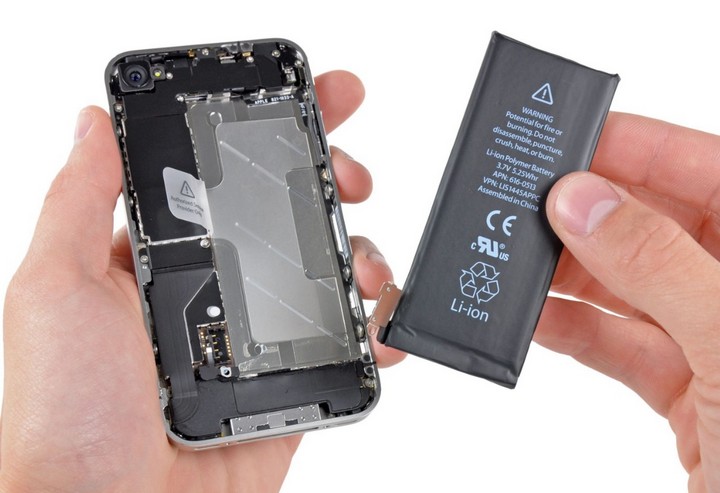 Châu Âu sắp yêu cầu Apple, Samsung thiết kế lại smartphone để người dùng tự thay pin ở nhà