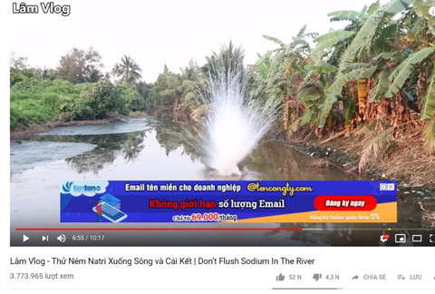 YouTube trao bang khen, nuoi song Kha Banh hinh anh 4 