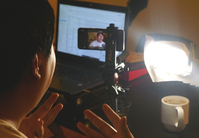 Tuyệt chiêu biến smartphone thành webcam cho máy tính để gọi video - 1