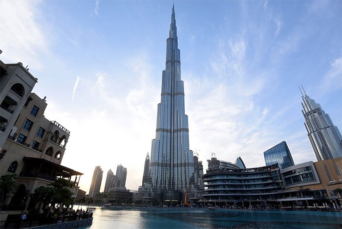 Màn hình LED của tháp Burj Khalifa là công trình đặc biệt