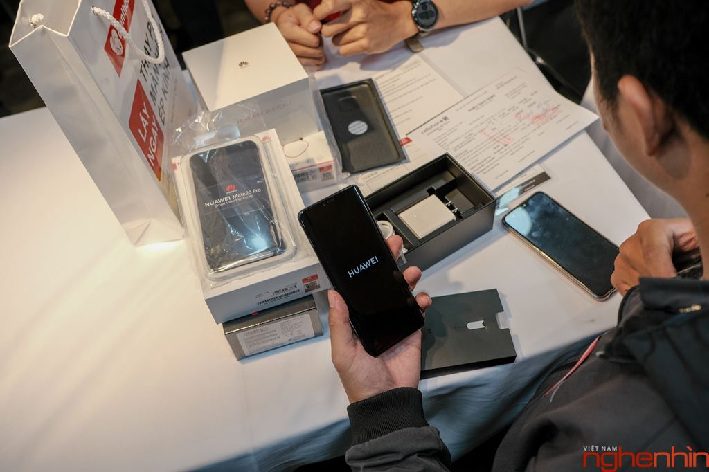 Huawei chính thức mở bán bộ đôi Mate 20 và Mate 20 Pro tại hệ thống CellPhoneS ảnh 17