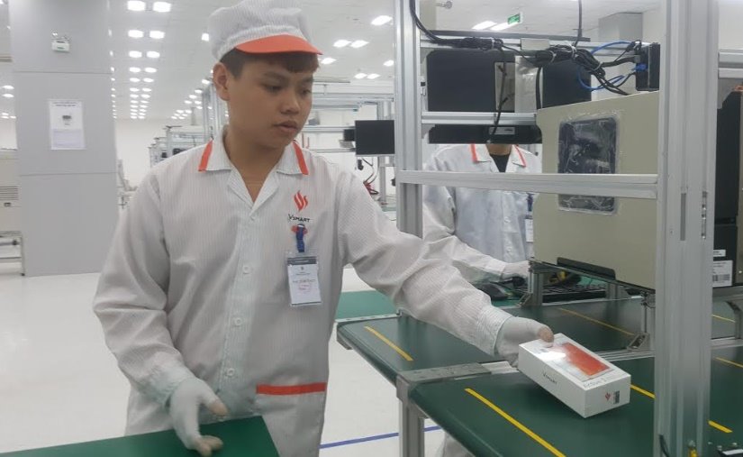 Bên trong nhà máy sản xuất điện thoại VinSmart của tỷ phú Phạm Nhật Vượng