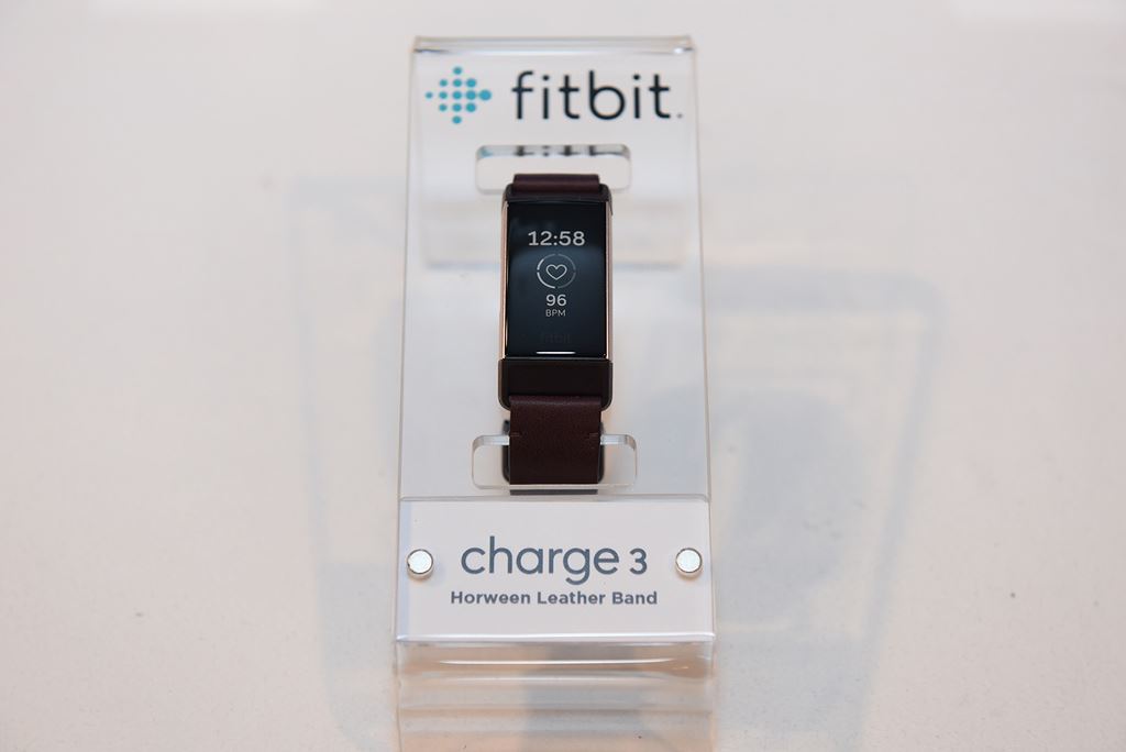 Fitbit Charge 3 ra mắt thị trường Việt: thiết bị theo dõi sức khoẻ giá từ 3,8 triệu ảnh 4