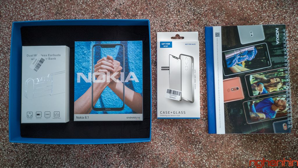 Mở hộp Nokia 8.1: thiết kế đẹp, cấu hình rất tốt, quà tặng hữu ích ảnh 1