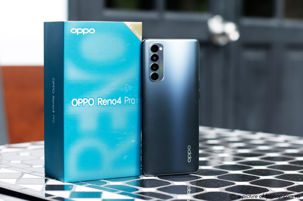 FPT Shop tặng bộ quà trị giá đến 3 triệu cho khách hàng đặt mua OPPO Reno4 Series ảnh 1