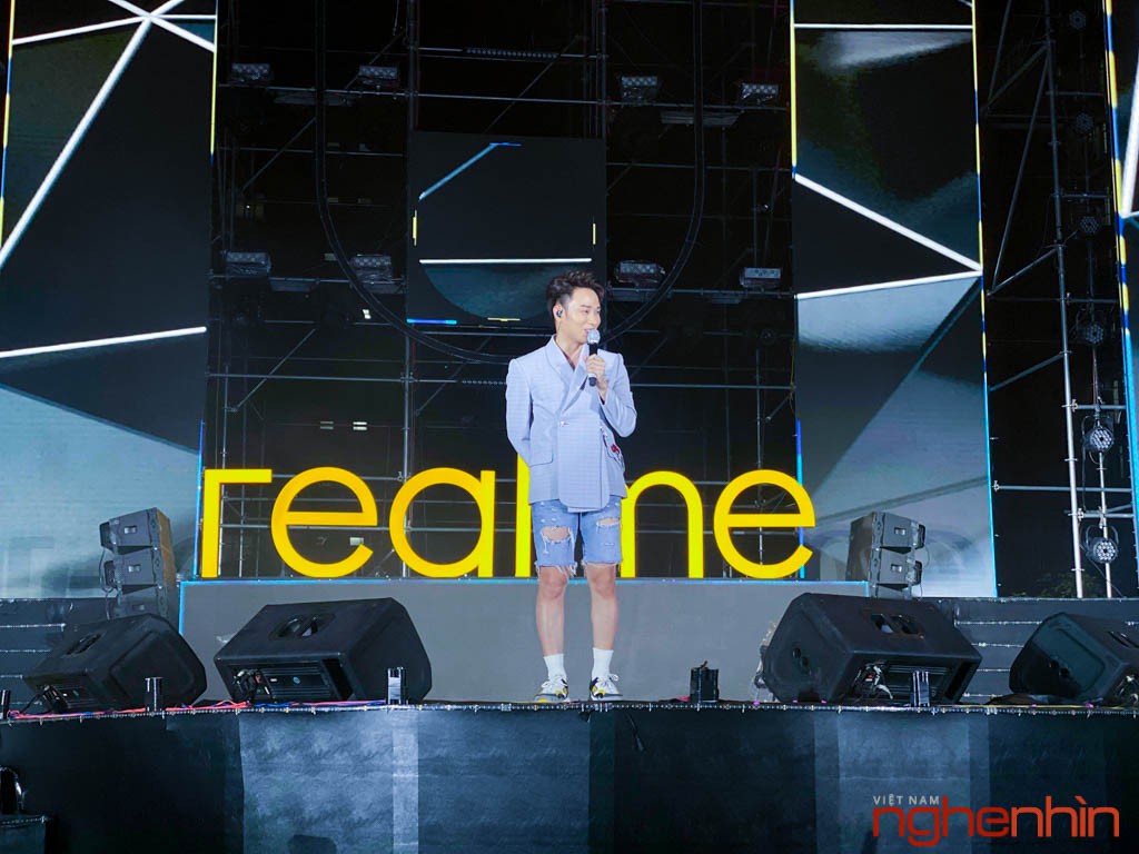 Dàn ca sĩ nổi tiếng Showbiz hội tụ tại Đại nhạc hội Realme 5 Series ảnh 14
