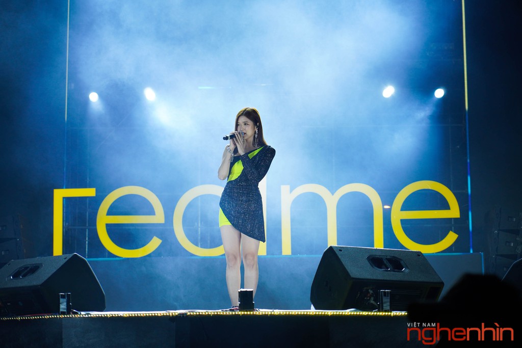 Dàn ca sĩ nổi tiếng Showbiz hội tụ tại Đại nhạc hội Realme 5 Series ảnh 4