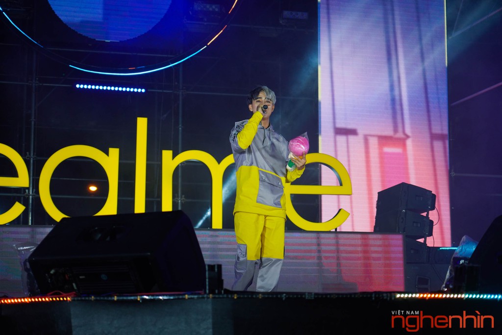 Dàn ca sĩ nổi tiếng Showbiz hội tụ tại Đại nhạc hội Realme 5 Series ảnh 6