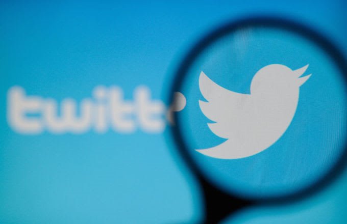 Twitter xóa hơn 10.000 tài khoản tự động chuyên đăng tin sai lệch