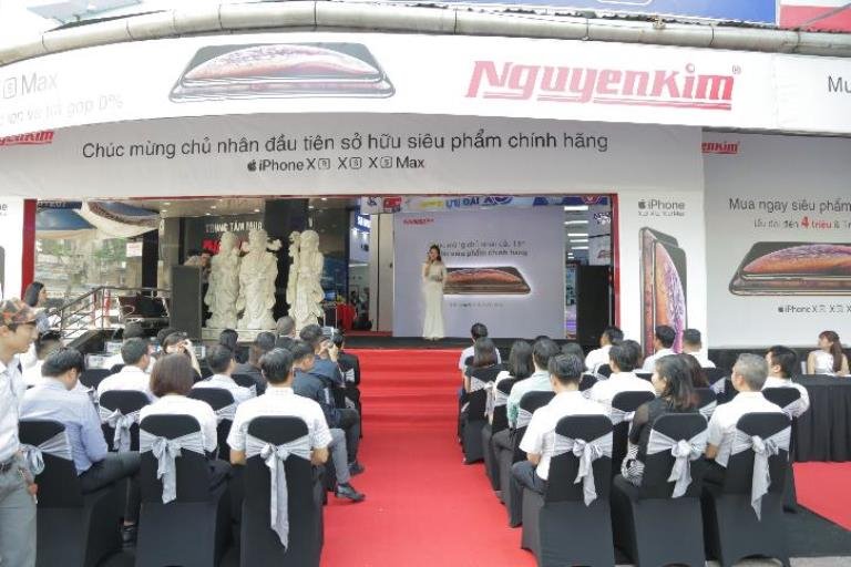 Ngày đầu tiên mở bán của bộ ba siêu phẩm XR/XS/XS Max tại Việt Nam