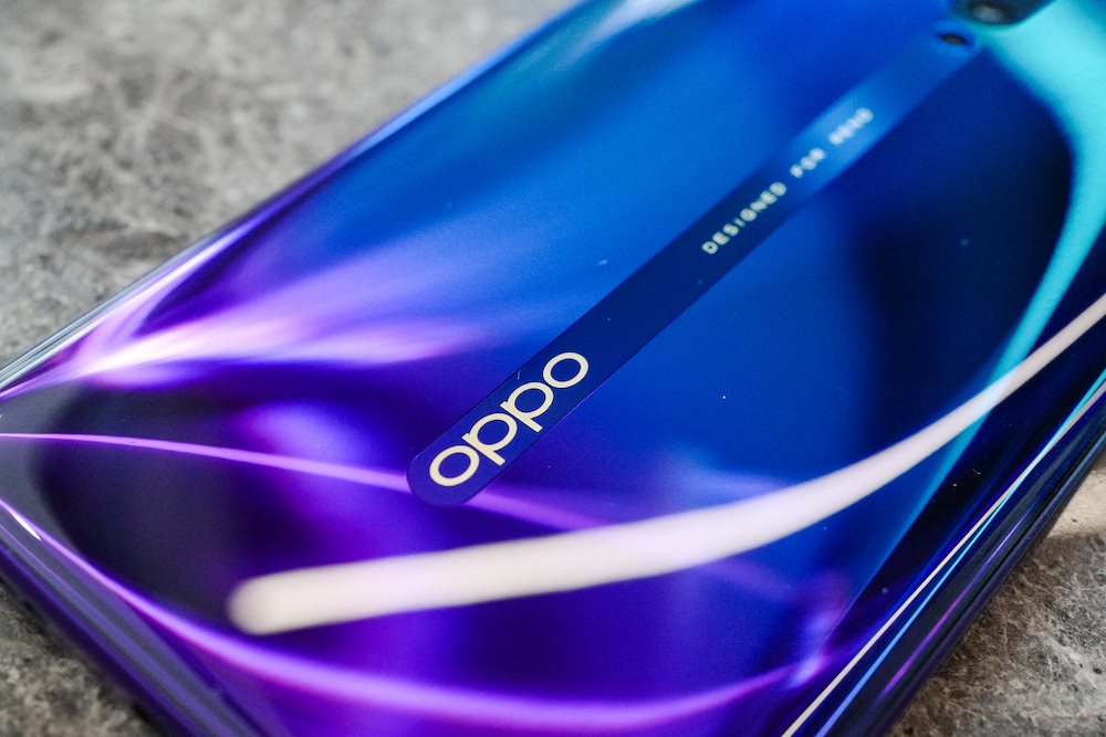 Hình ảnh chi tiết Oppo Reno2 F màu xanh tinh vân vừa ra mắt, giá không đổi 8,99 triệu đồng