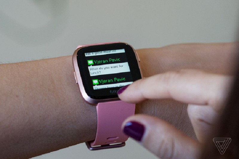 Google da mua Fitbit khien cho Apple lo lang