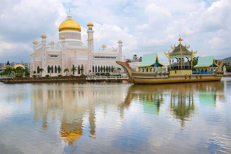 Vương quốc Brunei tuy nhỏ bé nhưng vô cùng thịnh vượng.
