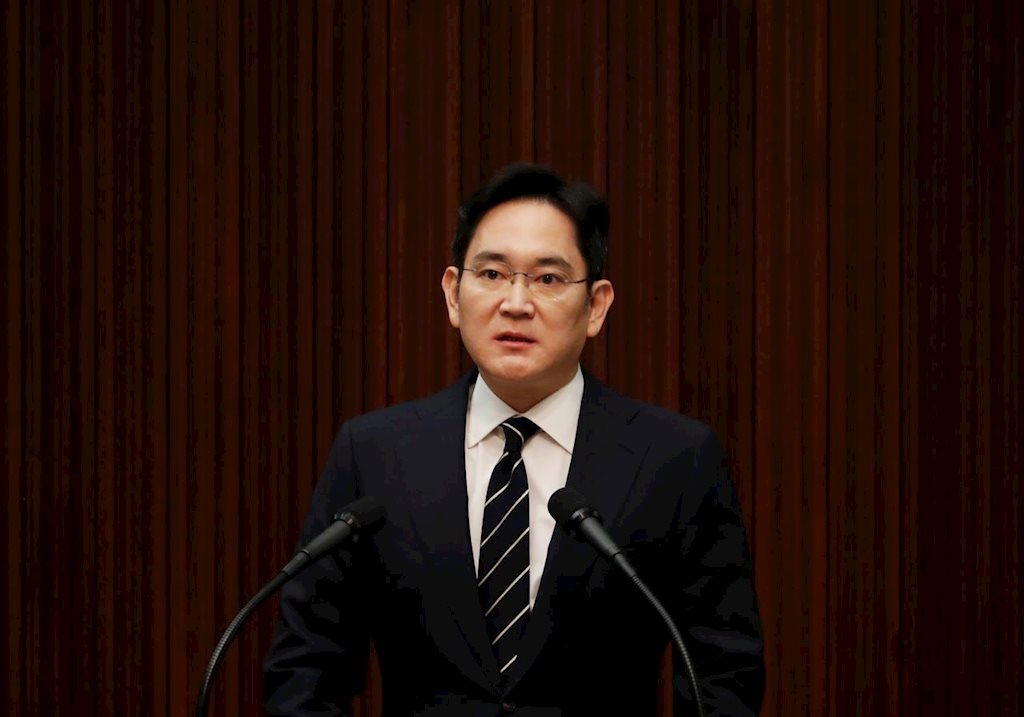 “Thái tử Samsung” bất ngờ công khai xin lỗi