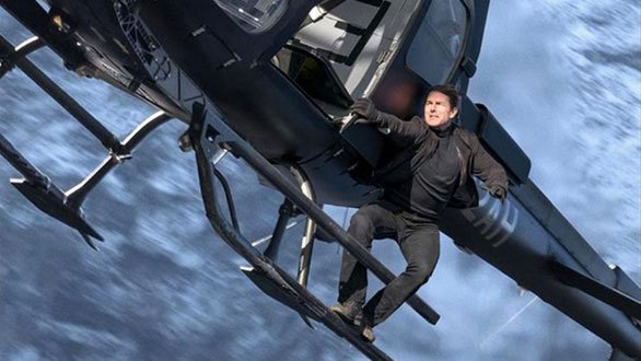 Pha mạo hiểm treo mình bên hông trực thăng của Tom Cruise trong phần phim Quốc gia bí ẩn