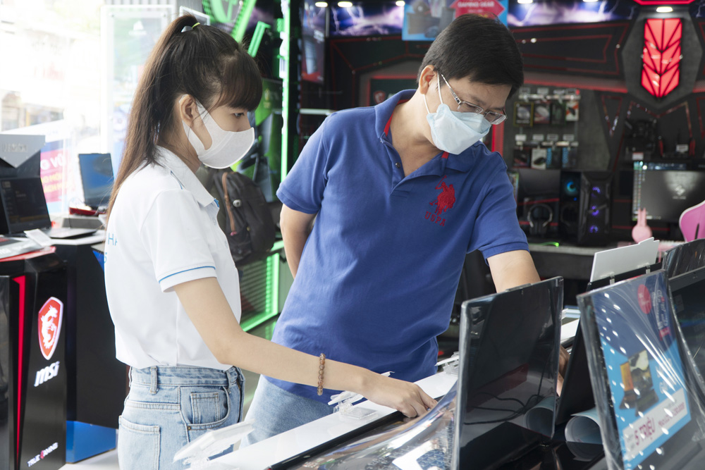 Phong Vũ khai trương showroom Hoàng Hoa Thám, giới thiệu nhiều công nghệ mới: Máy in 3D, kính thực tế ảo, thiết bị chơi game...
