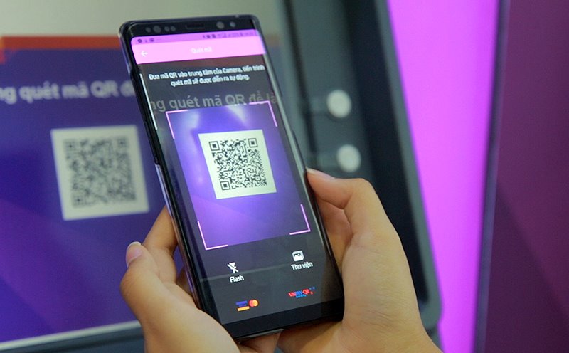 TPBank cho phép rút tiền bằng QR Code, an toàn hơn so với rút tiền bằng thẻ ATM