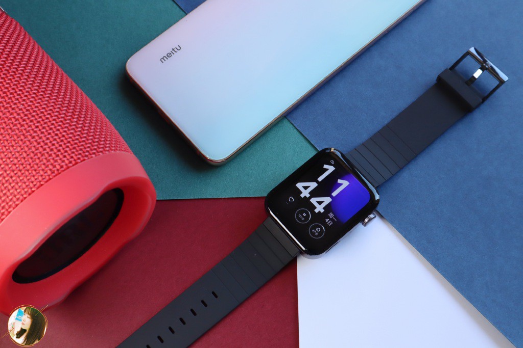 Cận cảnh Xiaomi Mi Watch: đặt cạnh MacBook đẹp chẳng kém Apple Watch ảnh 1