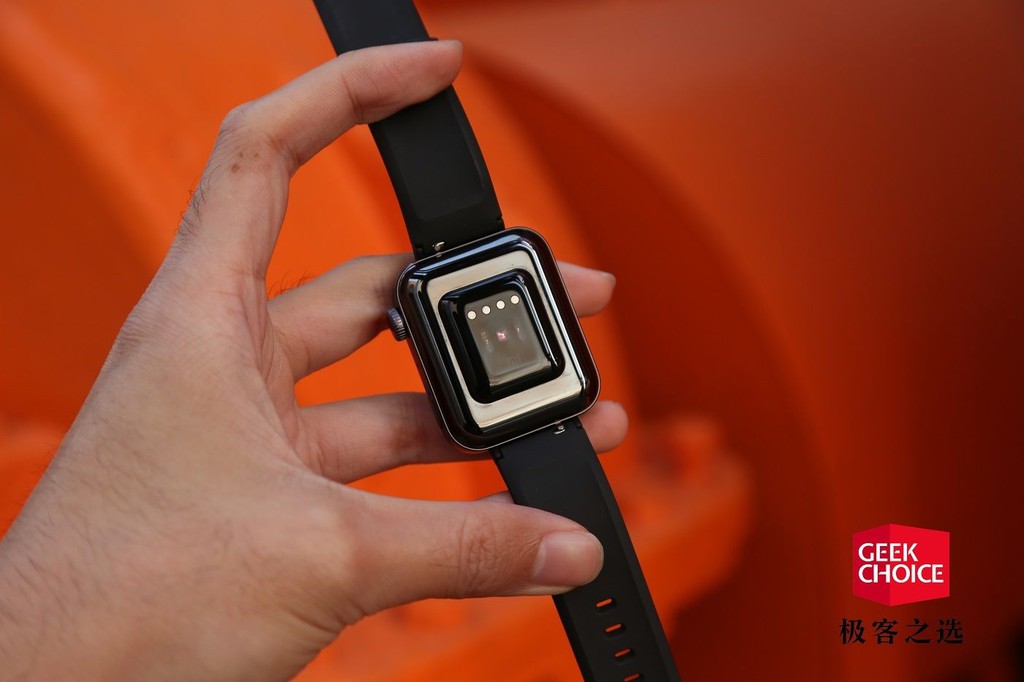 Cận cảnh Xiaomi Mi Watch: đặt cạnh MacBook đẹp chẳng kém Apple Watch ảnh 5