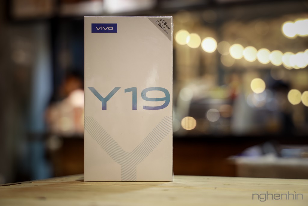 Khui hộp Vivo Y19: thiết kế trẻ trung, pin trâu, giá dễ chịu còn gì nữa? ảnh 1