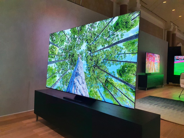 Cận cảnh TV 8K không viền màn hình của Samsung tại CES 2020 - 2