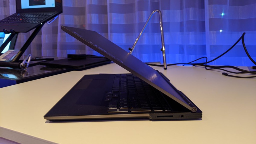 Legion Y740s: laptop mỏng nhẹ nhất thế giới, cấu hình khủng, giá từ 1.099 USD ảnh 6