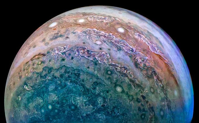 Sao Mộc với những siêu bão tạo nên họa tiết tuyệt đẹp như tranh Van Gogh khi quan sát từ tàu vũ trụ Juno