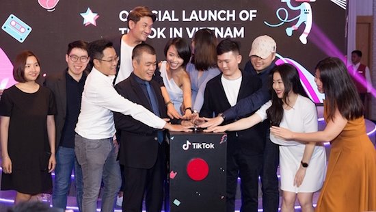 Mạng xã hội 500 triệu người dùng bắt tay với MobiFone tại Việt Nam