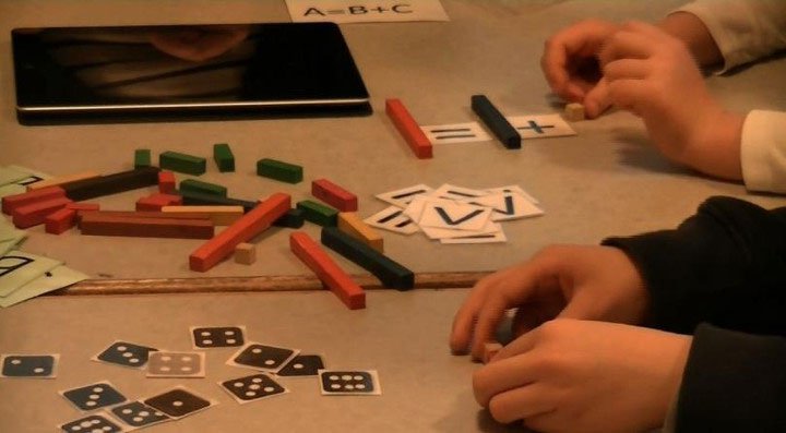 Học toán giống như học chơi các trò chơi mà mỗi trò chơi đều tuân theo một số quy tắc logic cụ thể