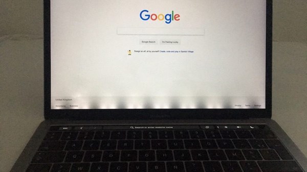 Vài mẫu MacBook Pro dính lỗi đèn nền màn hình